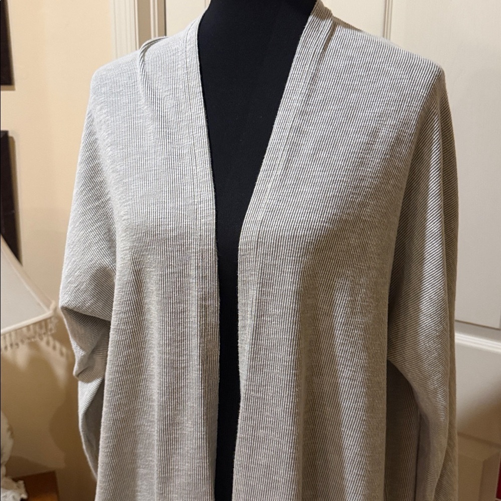 DONNI. Ribbed Knit Cardigan in Gray. OSFA - Picture 3 of 10